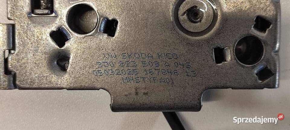 VW TAYRON ZAMKI MASKI LINKA KOMPLET 3J0823509A