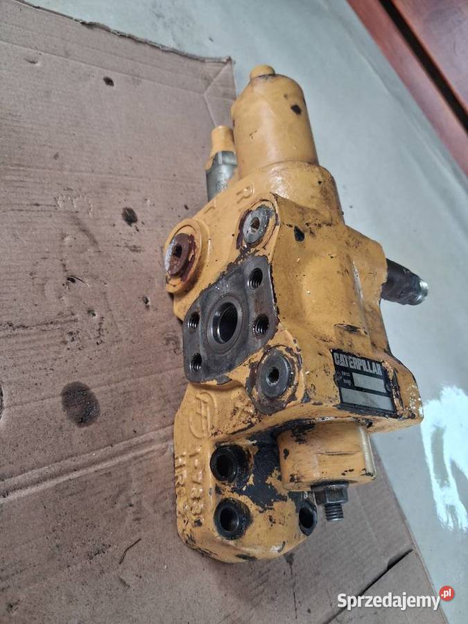 Koparka cat m315 sekcja rozdzielacza Chojnów