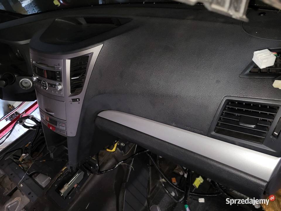 Subaru outback legacy 4 Generacji lV kokpit Pułtusk