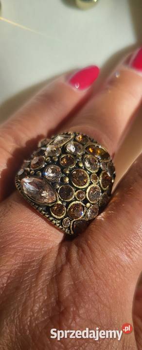 Błyszczący prześliczny sygnet z kolczykami Bielsko-Biała