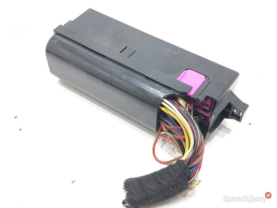 SKRZYNKA BEZPIECZNIKÓW SKODA RAPID Kombi 16 105