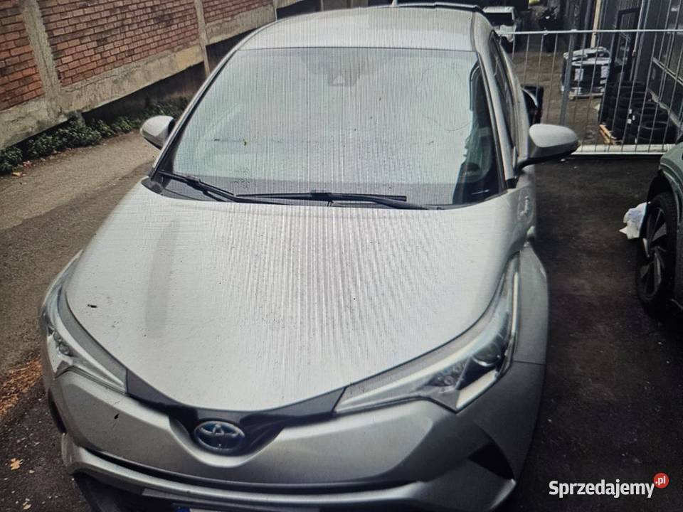 Toyota CHR hybryda SUV
