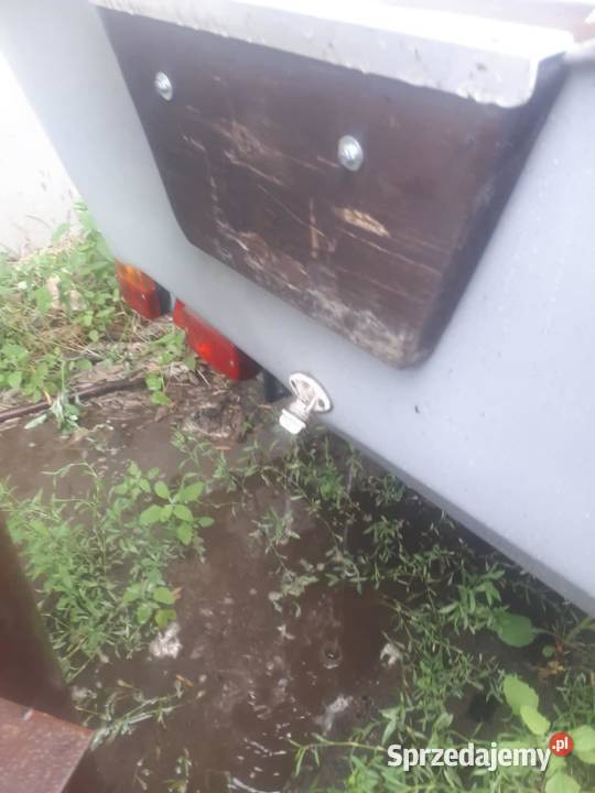 Łódź z tworzywa z przyczepą i silnikiem Żeglarstwo Ciechanowiec