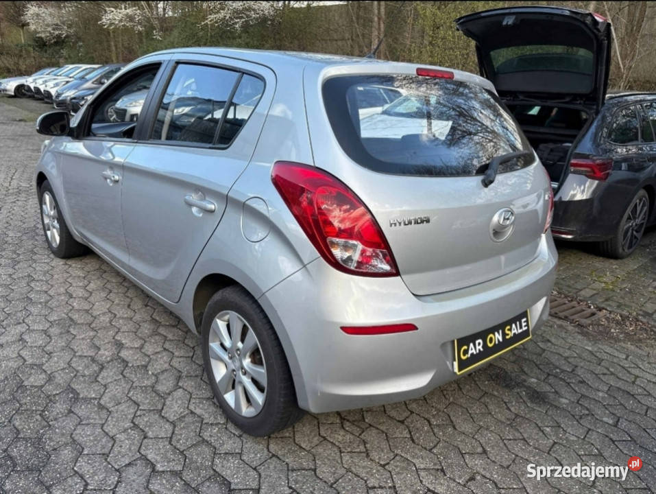 Hyundai i20 Zarejestrowany Bezwypadkowy I srebrny Rzeszów