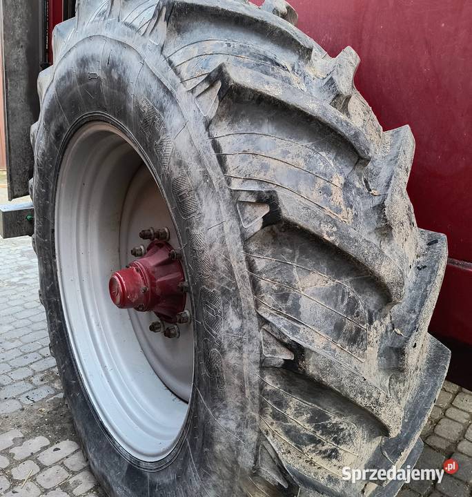 Rozrzutnik obornika Tola Isa Agri France Jeantil