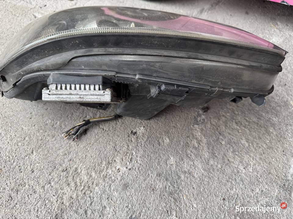 Przednie lampy ksenonowe do Opla Zafira A Rzuchów sprzedam
