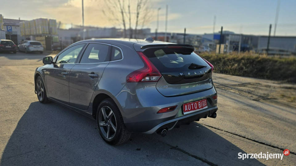 Volvo V40 R DESIGN duza navi camera cofania II V40 Samochody osobowe Lębork