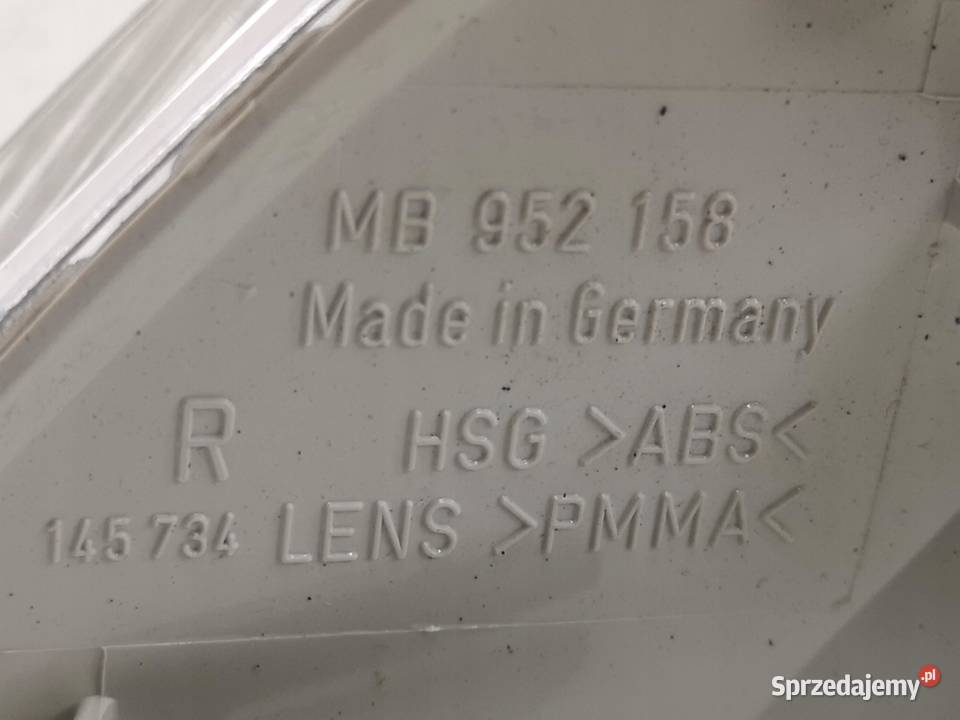 KIERUNKOWSKAZ PRAWY PRZÓD MITSUBISHI CARISMA