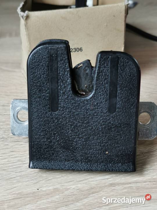 ORYGINALNY VW POLO 9NPASSATSEAT I INNE ZAMEK Rok produkcji 2009 Luzino