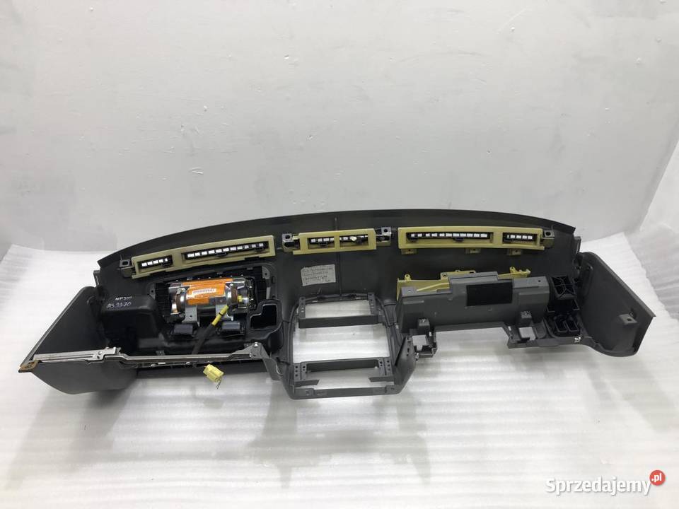 DESKA ROZDZIELCZA KOKPIT NISSAN NP300
