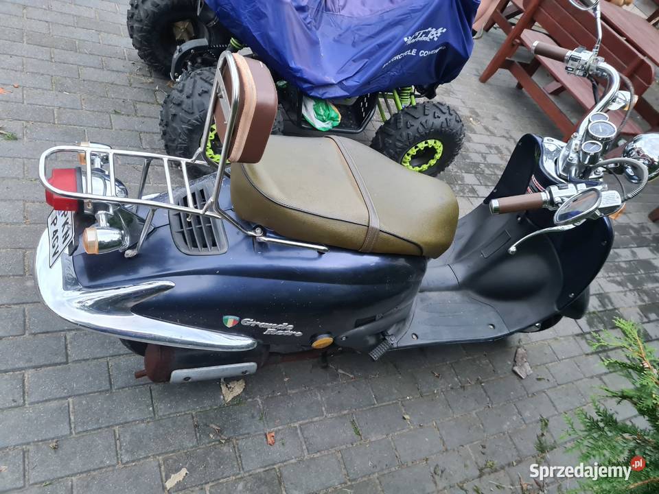 Sprzedam skuter retro 5000km Pozostałe Sadlno
