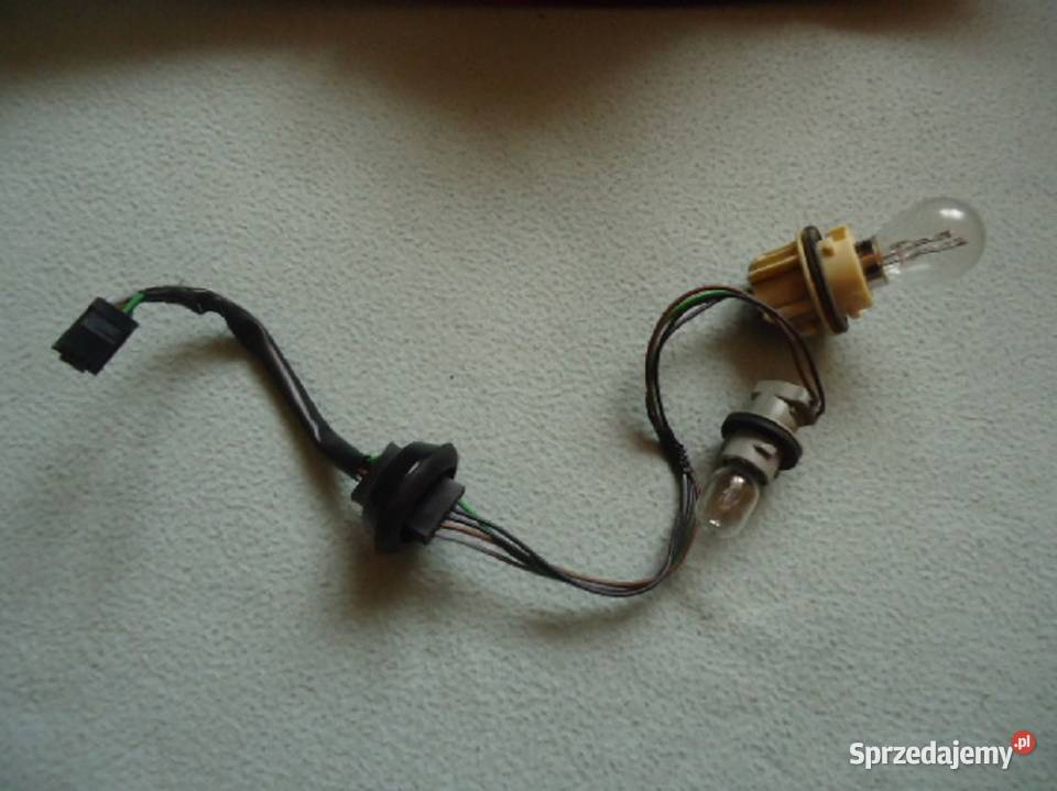 NOWA LAMPA TYLNA ZESPOLONA RENAULT VALEO 043856 lampy tylne Jaworzno sprzedam