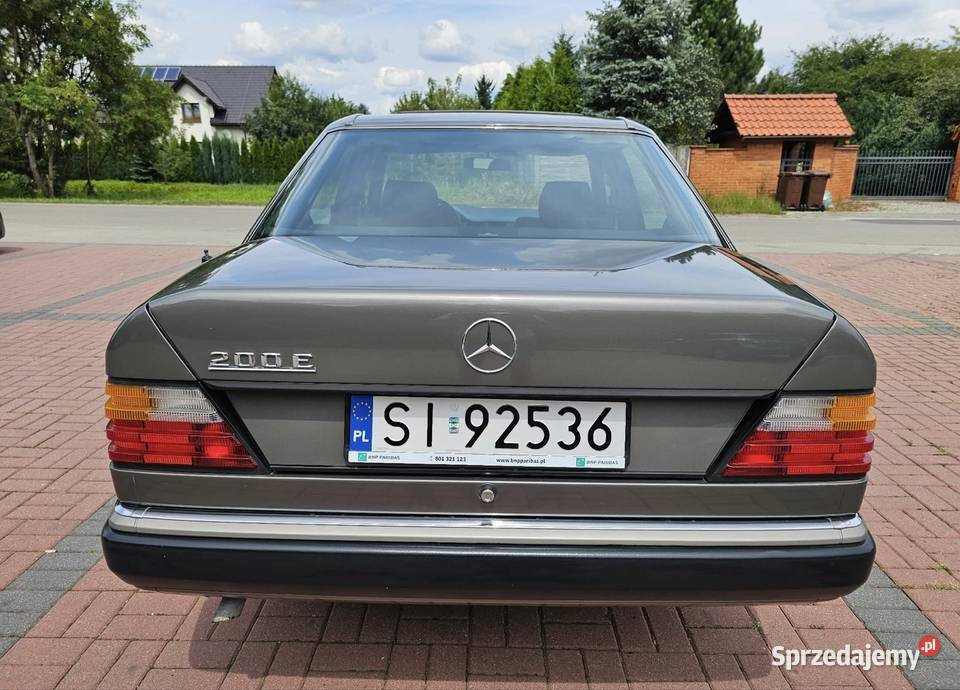 Mercedes W124 200E