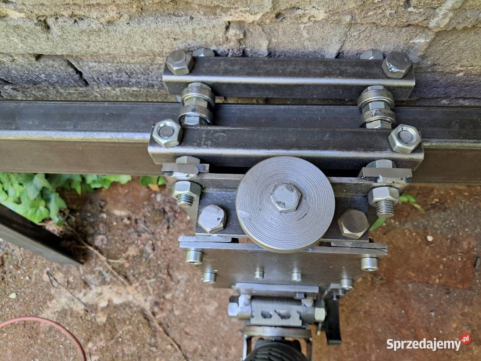 Przecinarka tarczowa kątowa szynowa