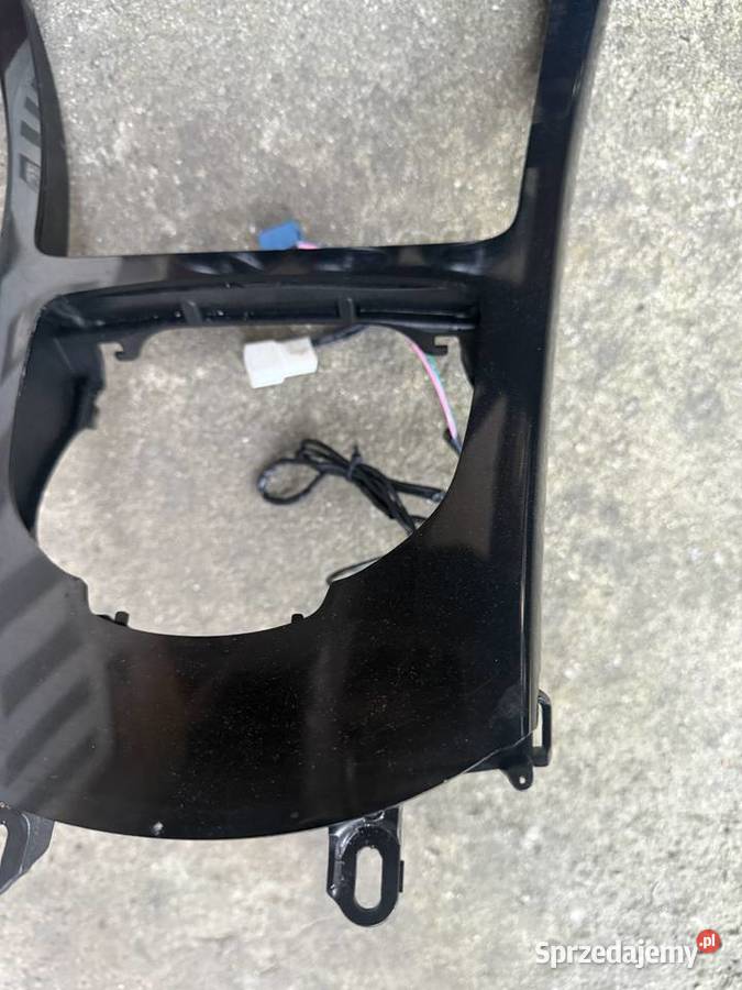Mercedes C W205 rama panel środkowego tunelu Niwy sprzedam