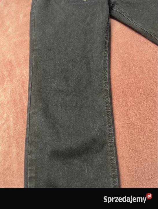 Czarne jeansowe spodnie chłopięce sprzedam