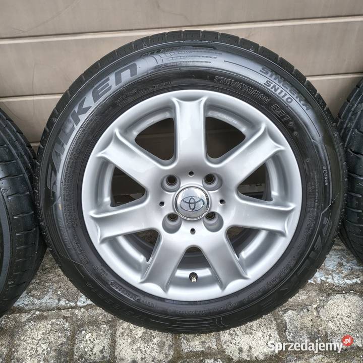 Kola Letnie Toyota Yaris nowe Samochodowe