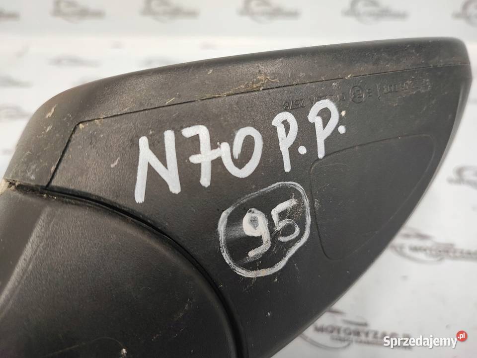 VOLKSWAGEN TIGUAN I 10r lusterko prawe Kielce