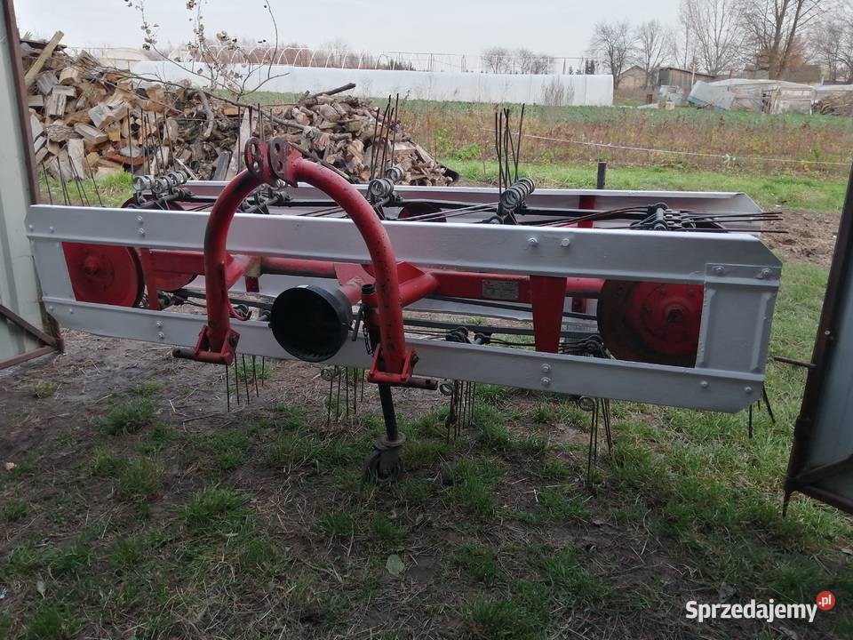 Przewracarka taśmowa AKPIL do siana Ożarów