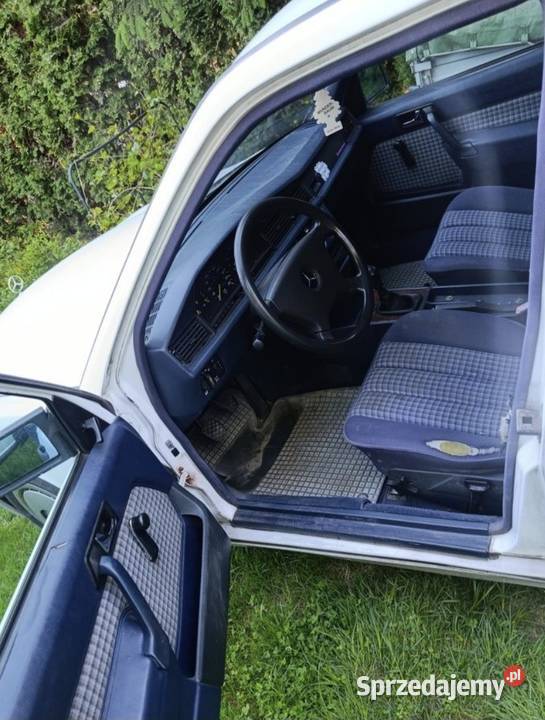 Mercedes w 190 w201 części 18b uszkodzony Żyrzyn