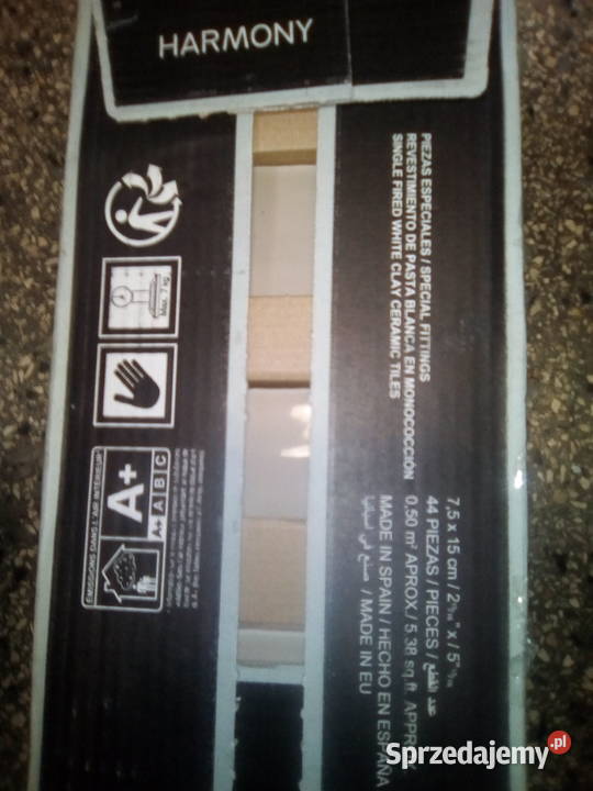 Stylowa hiszpańska cegiełka w beżu Peronda mazowieckie Warszawa