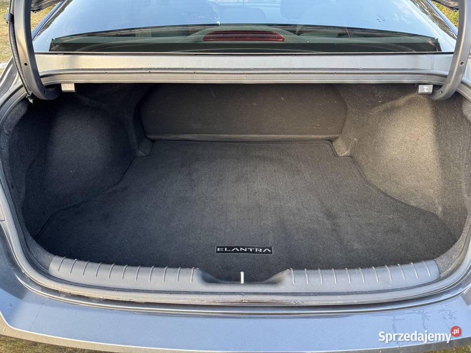 Hyundai Elantra 2022 MPI LPG czujnik zmierzchu łódzkie sprzedam