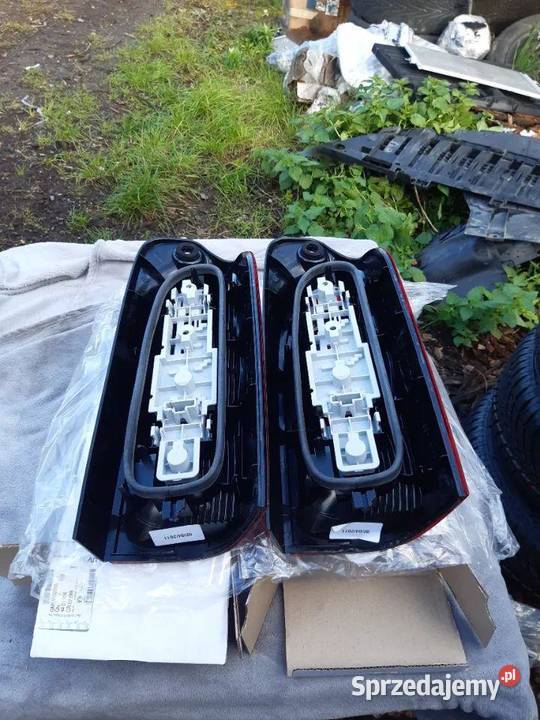 Lampa tylna lewa Renault Master II 9109956