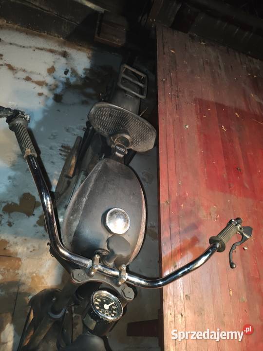 Motocykl stary skladak