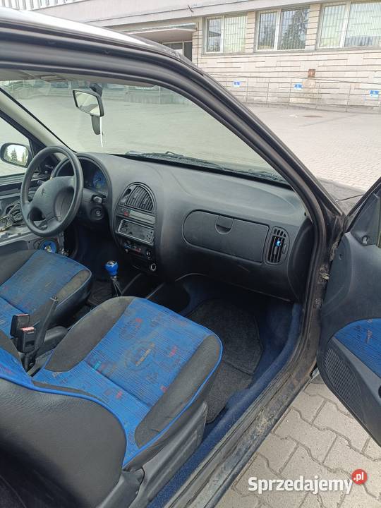 Citroen Saxo 11 benzyna wersja Bic czarnyNa Łódź