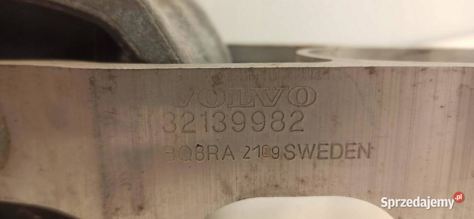 VOLVO V60 CC ŁAPA PODUSZKA SILNIKA 32139982