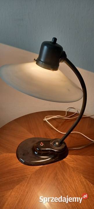 Lampa biurkowa w stylu Bauhaus z lat 193040 Skierniewice
