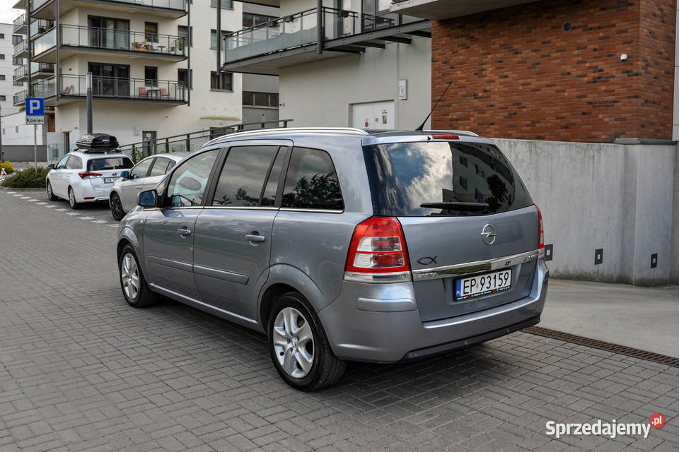 Opel Zafira 16 Lift 2011 r Bezwypadkowy 7osobowy Rok produkcji 2011