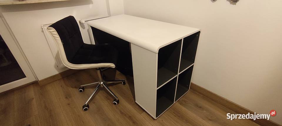 Biurko białe matowe z czterema półkami Biurka Sosnowiec