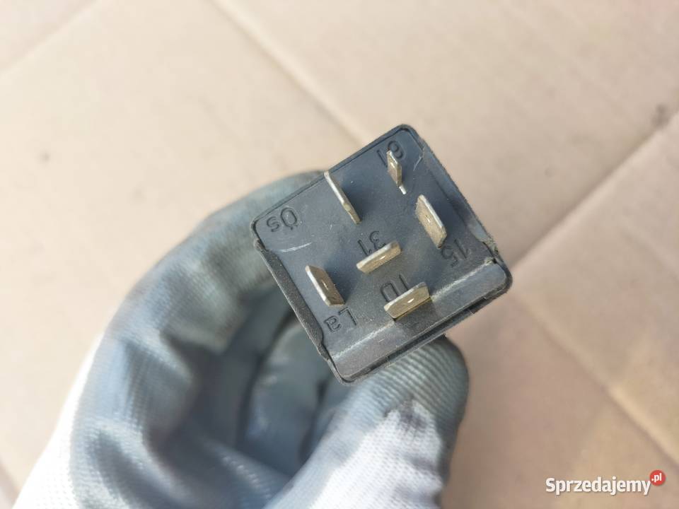 PRZEKAŹNIK 310 893919082A 12V Kamień-Kolonia