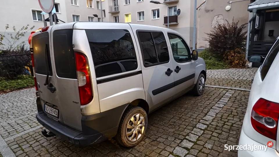 Fiat Doblo Multijet 2008 Srebrny garażowany 104KM