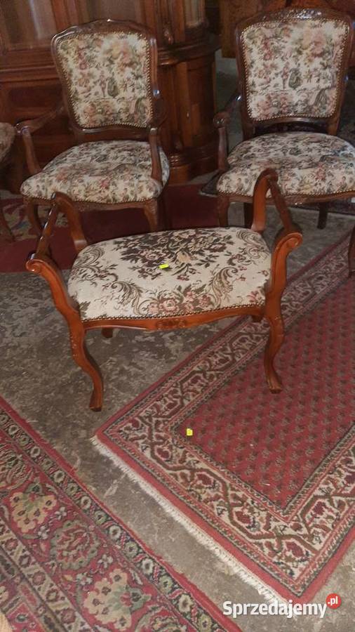 Pufa siedzisko ludwikowskie