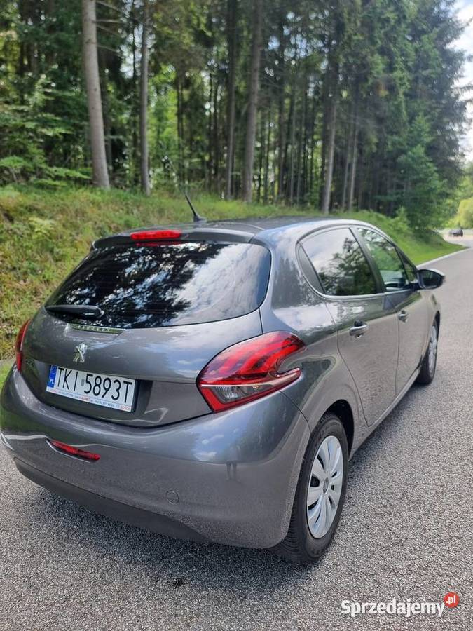 Peugeot 208 16 HDi 2018r Hatchback Górno