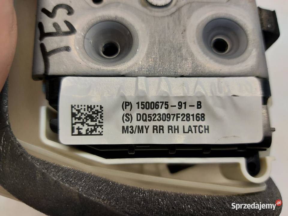 TESLA MODEL Y 2023r Zamek drzwi tył prawy