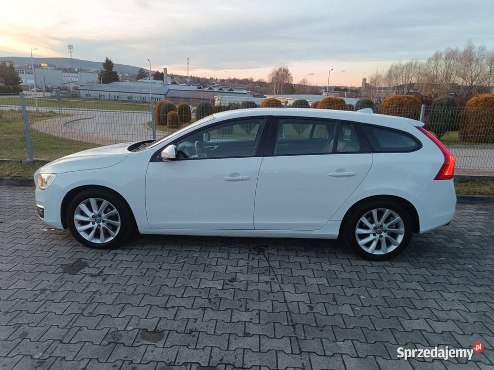 Volvo V60 I Kombi Facelifting 20 D2 DRIVEE 120 gniazdo USB Sanok