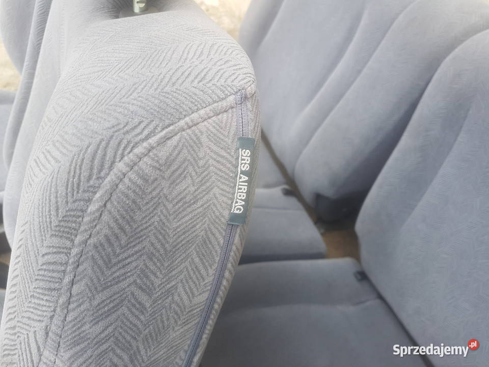 Suzuki Liana komplet fotele przednie kanapa tył osobowe Legnica sprzedam