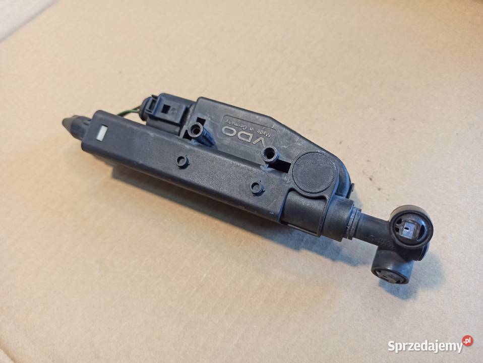 3D0955978B SPRYSKIWACZ LAMPY XENON PRZÓD VW