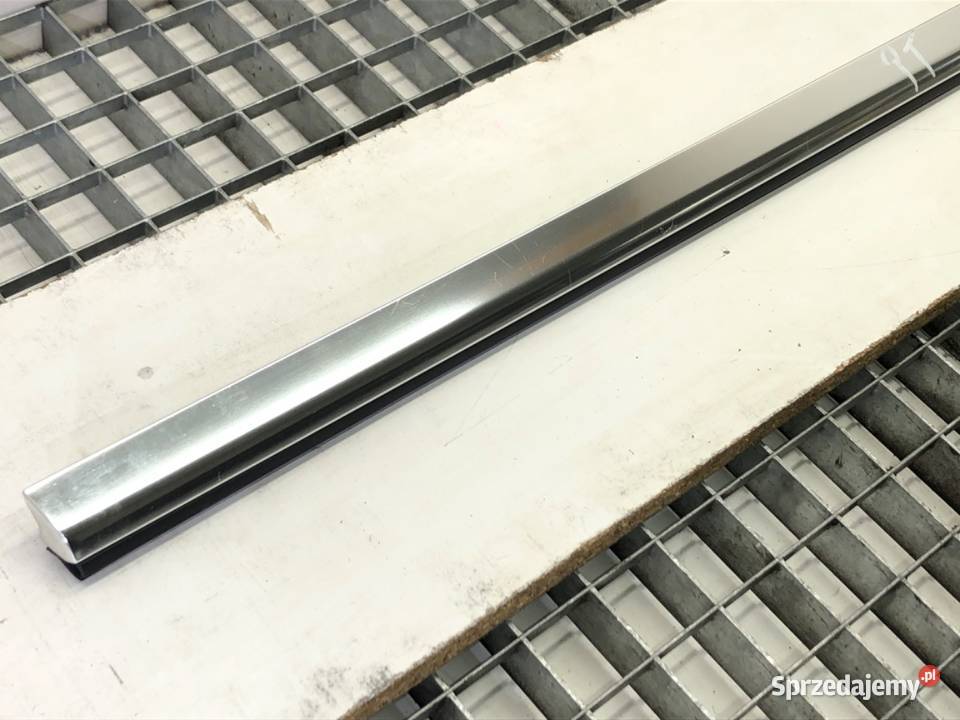 LISTWA ZGARNIAJĄCA TYŁ PRAWA CHROM MERCEDES CLA sprzedam