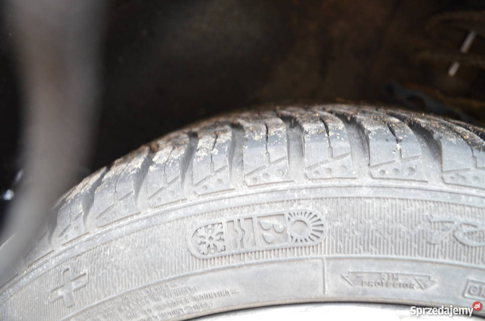 Audi A4 sline 18 benzyna Roczne oplaty relingi dachowe Kłodzko