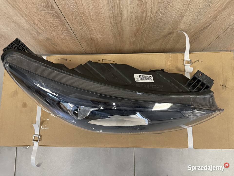 Ford focus 2019 reflektor prawy przód