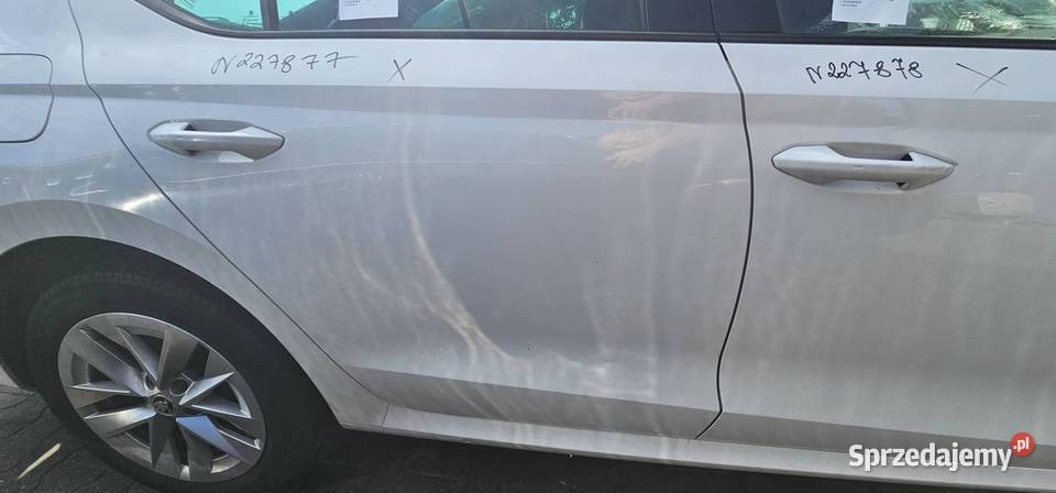 DRZWI PRAWE TYŁ SKODA OCTAVIA IV LF9E ORYGINAŁ sprzedam