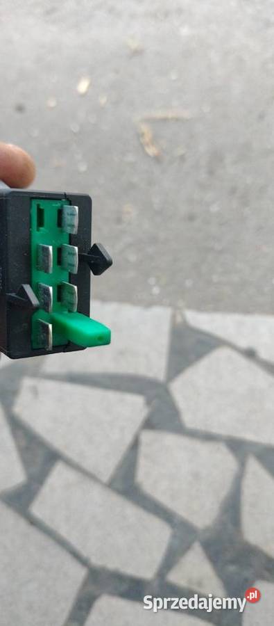 Włączniki grzania foteli VWskodaaudiseat Rok produkcji 2002 Śmigiel