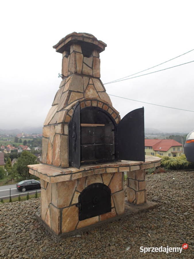 Grillowędzarnia z żółtego kamienia gnejsowego Lubień