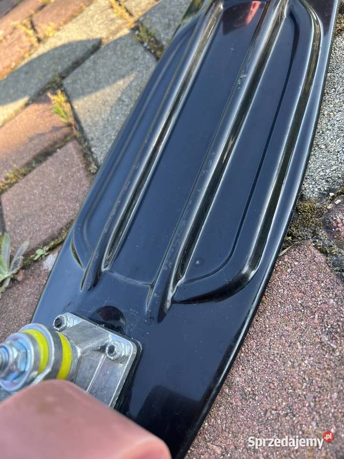 Deskorolka fiszka czarno różowa z kauczukowymi