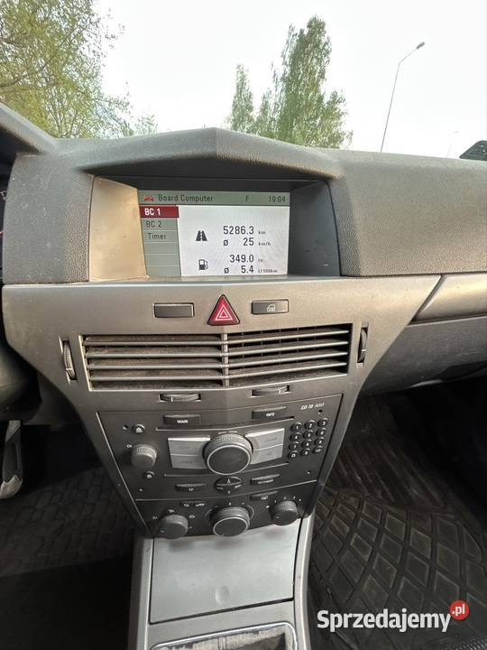Opel Astra H klima hak kolorowa navi sprzedam