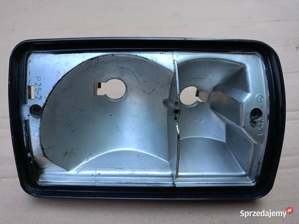 Fiat 126p FL Maluch lampa lampy tył tylna tylne osobowe